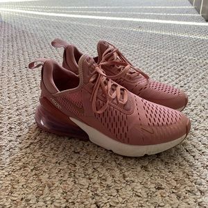 Pink nike air max 270